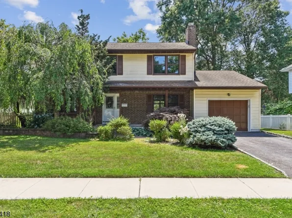 11 Lenox St, Edison, NJ 08817