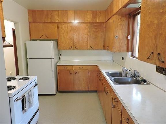 5th image of 33875 Richards Ave