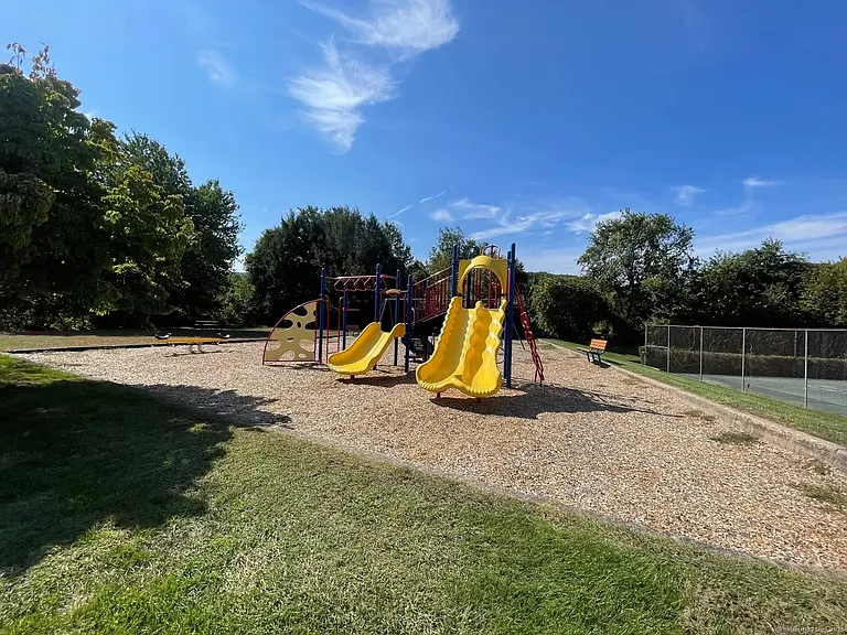 28 Currier Way — Photo 13