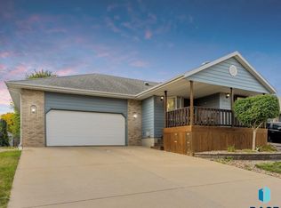 1013 E Teakwood St, Brandon, SD 57005
