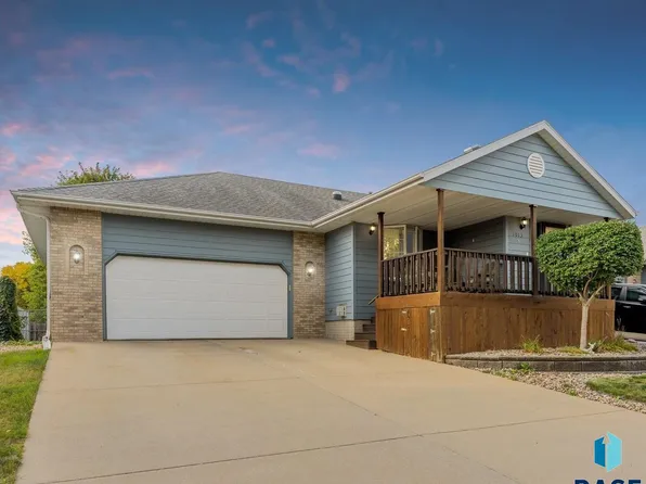 1013 E Teakwood St, Brandon, SD 57005
