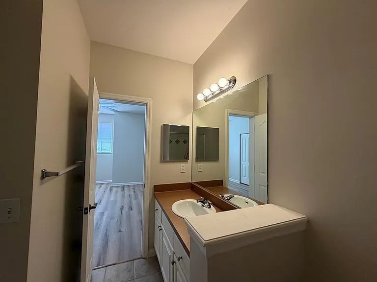 2052 Alta Meadows Ln #2205 — Photo 28