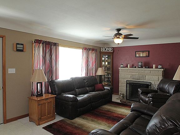 2nd image of 106 1st St W