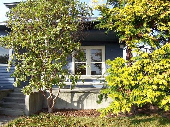 Recently repainted classic Craftsman style home