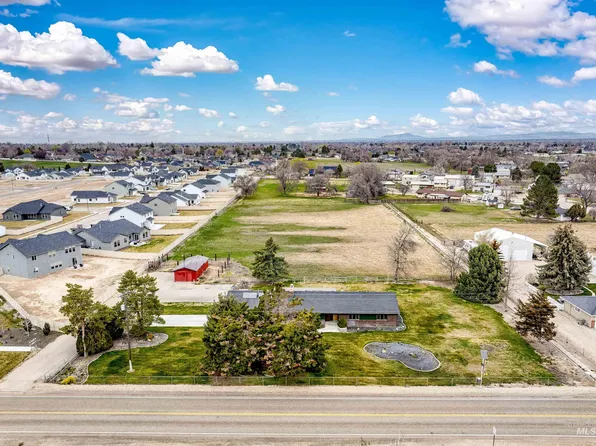 1124 E Lewis Ln, Nampa, ID 83686
