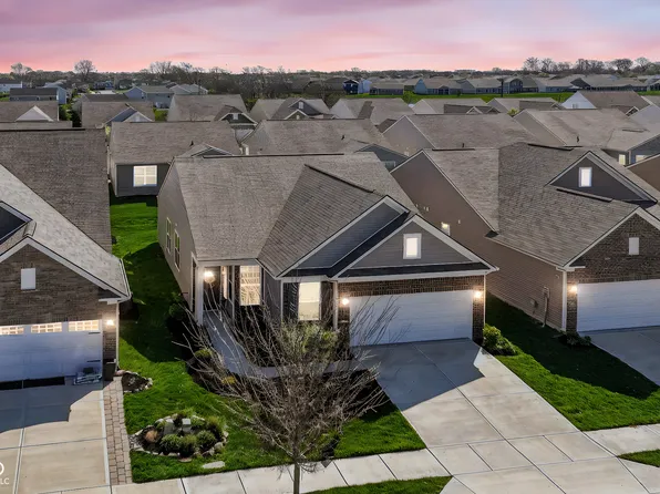13497 Mosaic St, Fishers, IN 46037