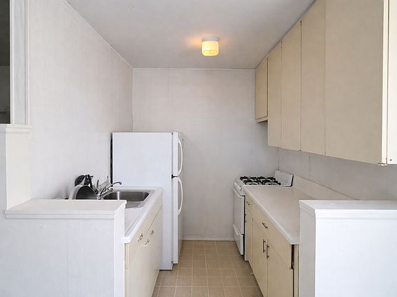 5th image of 250 S Salisbury St #3357