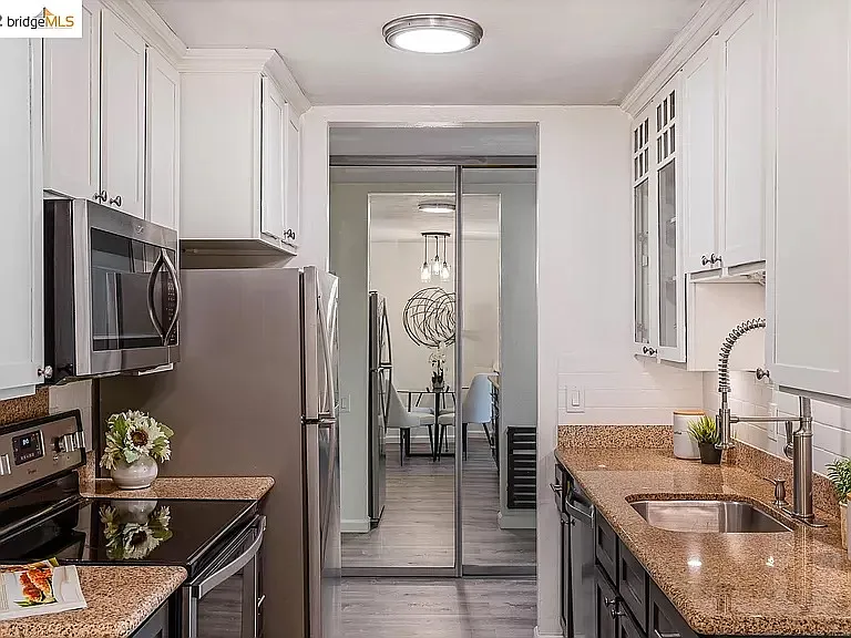 150 Pearl St #223 — Photo 4