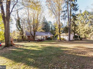 5 Montague Ave, Ewing, NJ 08628