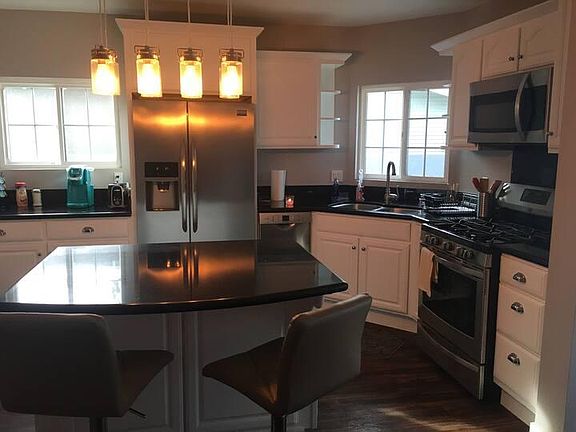 5th image of 3258 N Park Way #2