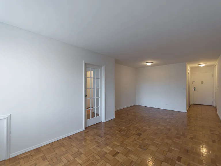 420 E 80th St #5H — Photo 4