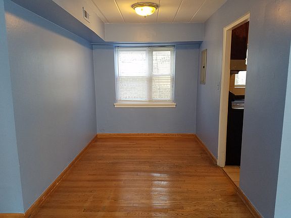 3rd image of 6023 N Fairfield Ave APT 2