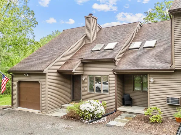 48 Twin Oaks #48, New Milford, CT 06776