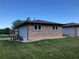 230 N 1st St #5, Springfield, NE 68059