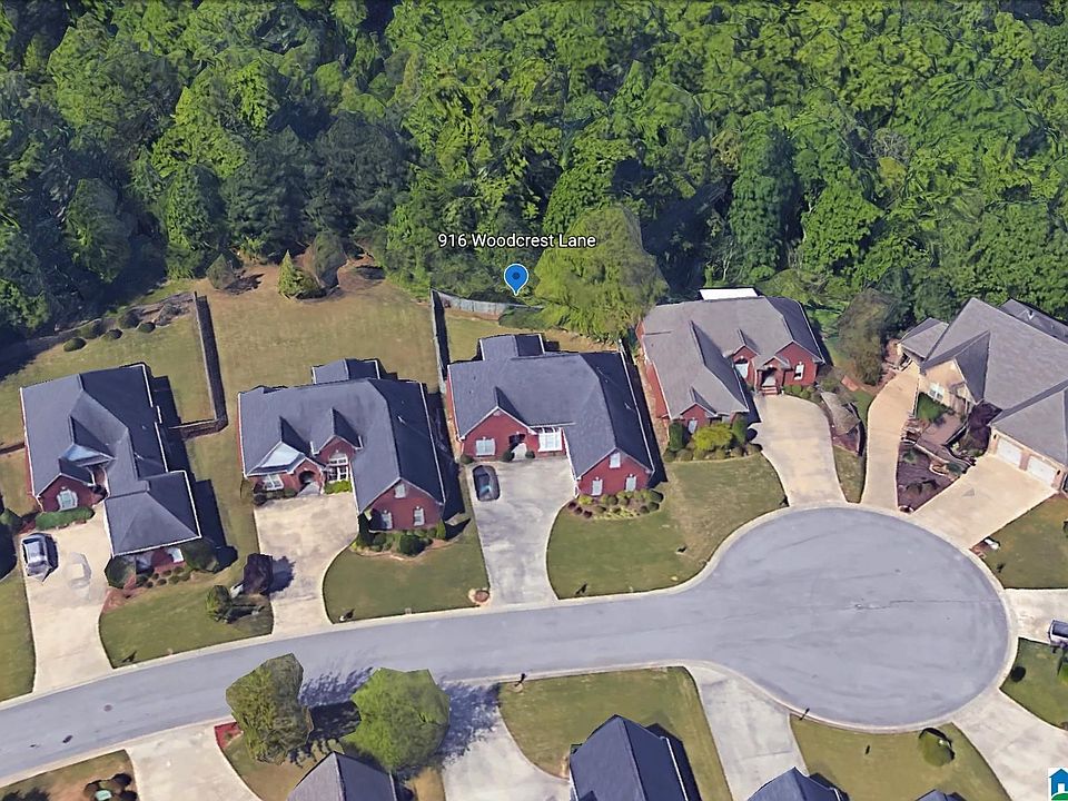 2nd image of 916 Woodcrest Ln