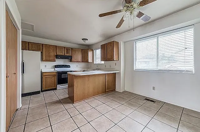 2930 S Dunsmoore Way — Photo 4