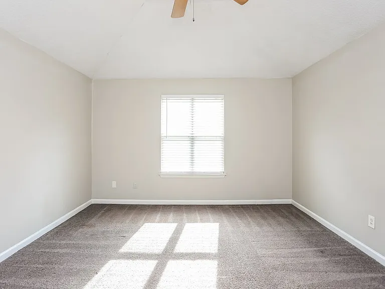 359 Tait Rd — Photo 11