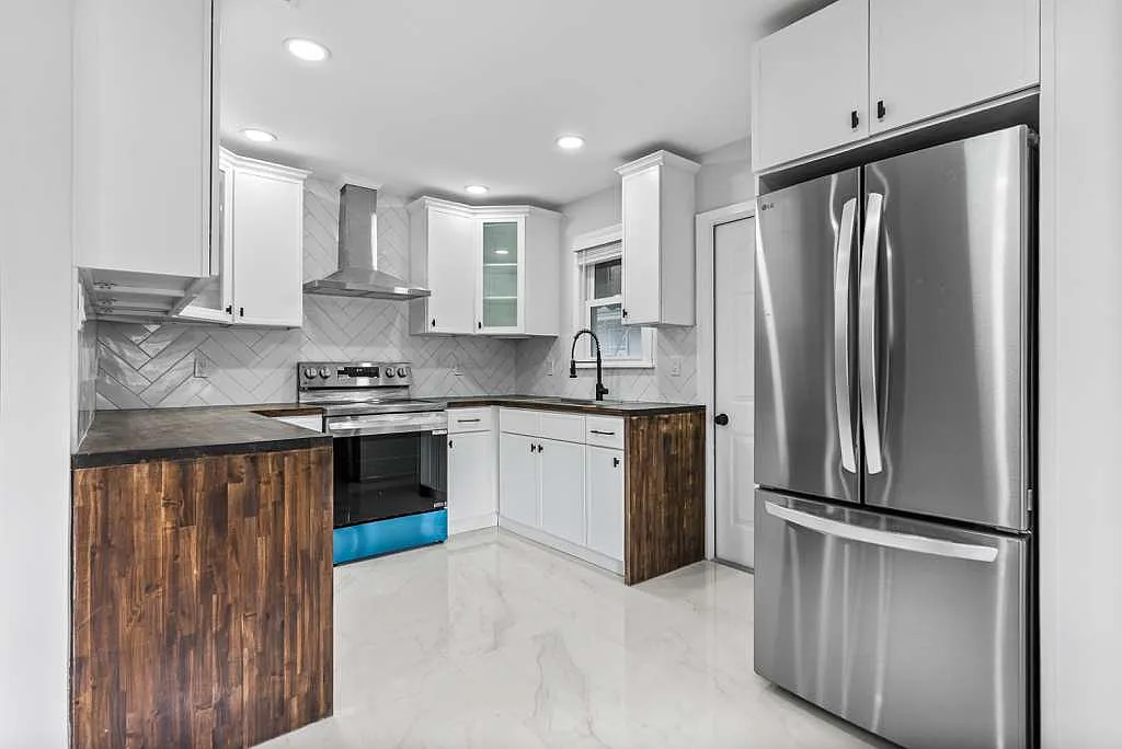 3 bed, 828 sqft, $1,700 — Photo 4