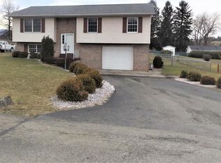 3 Dukat Ln, Uniontown, PA