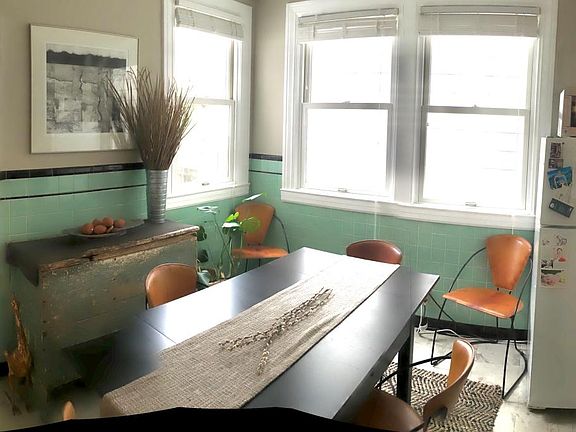 4th image of 427 Chestnut St #2