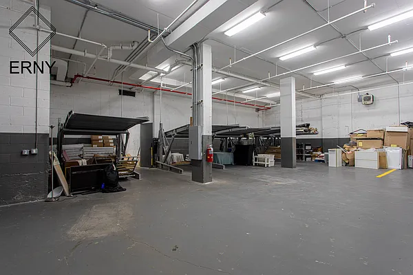 Rented by ERNY LLC | media 50
