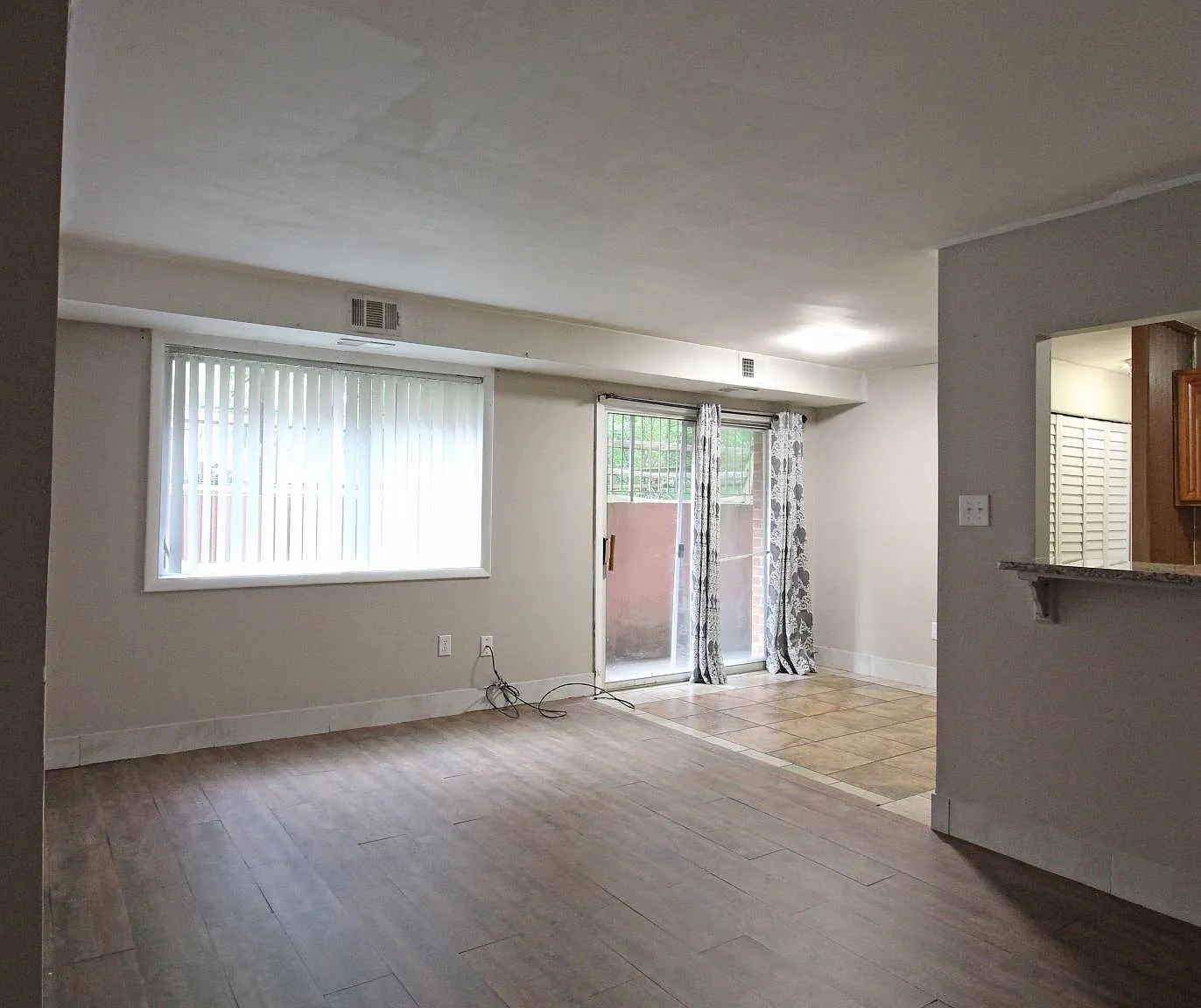 1 bed, 744 sqft, $1,350 — Photo 4