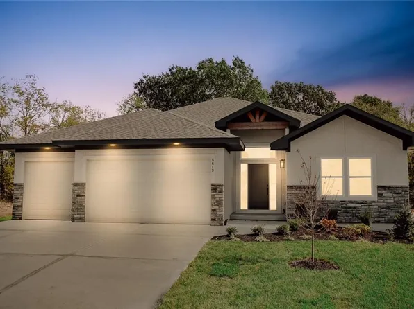 8619 Laramie St, De Soto, KS 66018