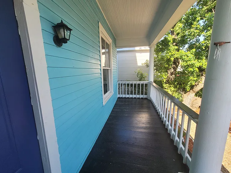 3919 Avenue O — Photo 3