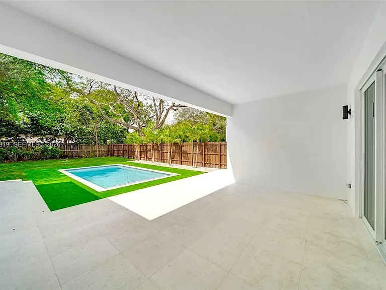 8990 N Miami Ave — Photo 49