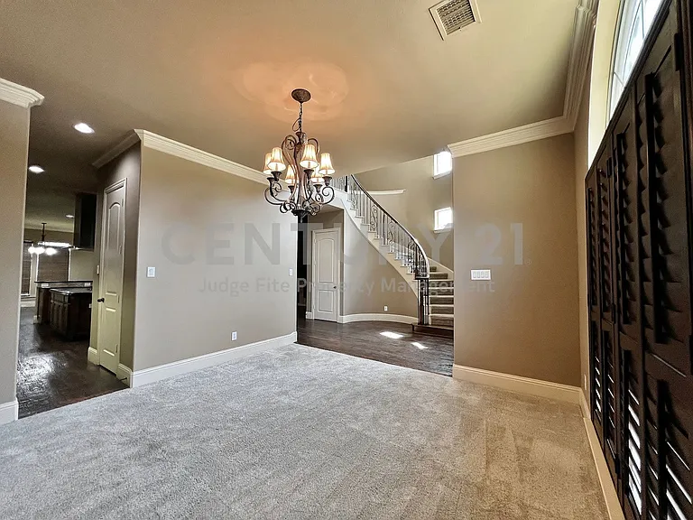 423 San Gabriel Dr — Photo 3