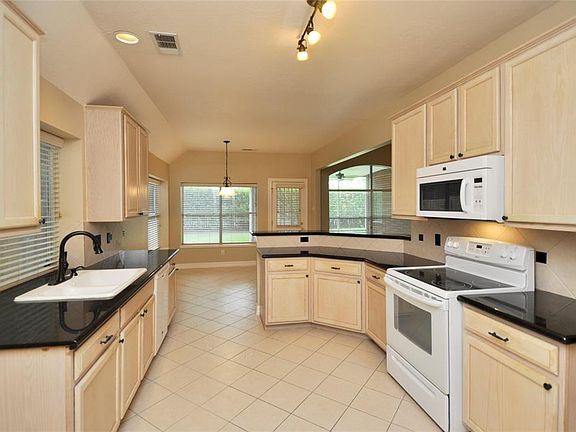 2nd image of 7007 Pleasant Oak Ct