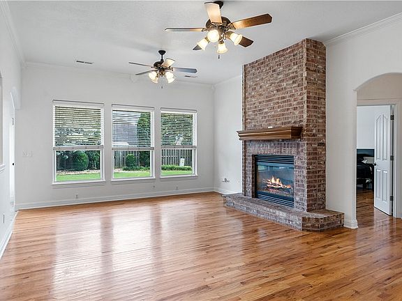 3rd image of 6604 W Braebourne Dr