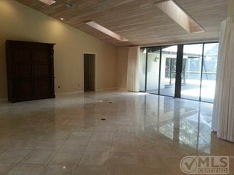 3rd image of 4945 Cherry Laurel Ln