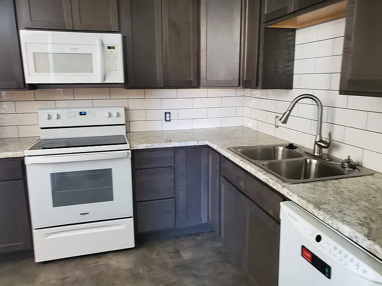 1814 Amherst Ave — Photo 3