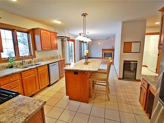 5th image of 5910 Courtland Dr