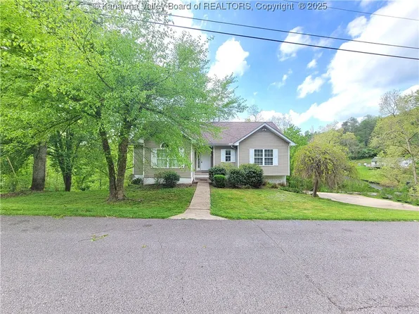 301 Oak Tree Ln, South Charleston, WV 25309