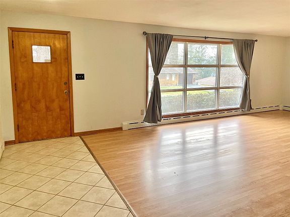 4th image of 709 Keenan Dr