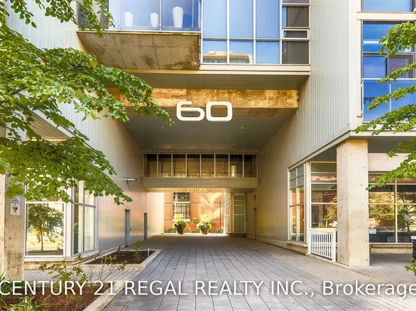 60 Bathurst St, Toronto, ON
