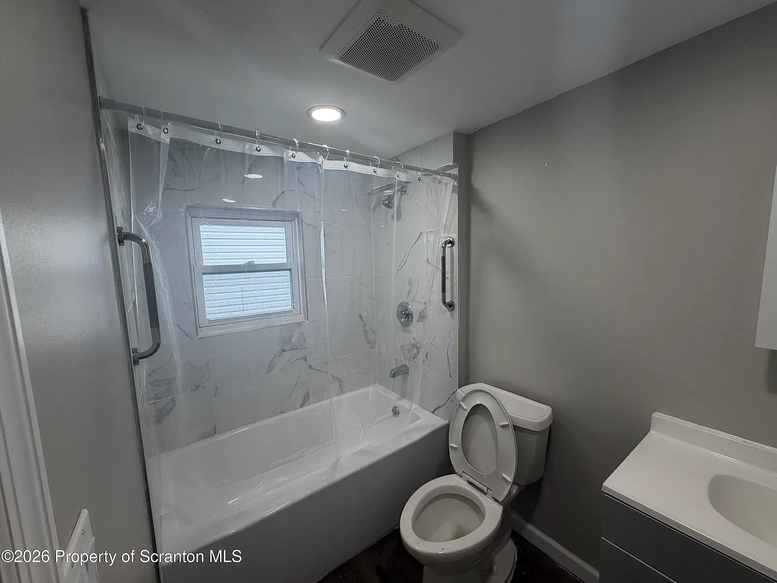1 bed, 1.0 bath, 900 sqft, $950 — Photo 1