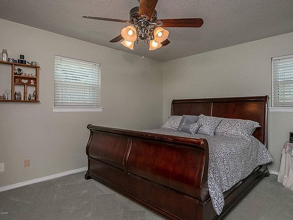 5th image of 404 Taylor Ln