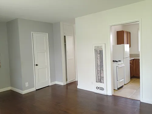 4712 Elmwood Ave #7 Photo 1