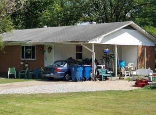 104 SE 11th St, Bentonville, AR 72712