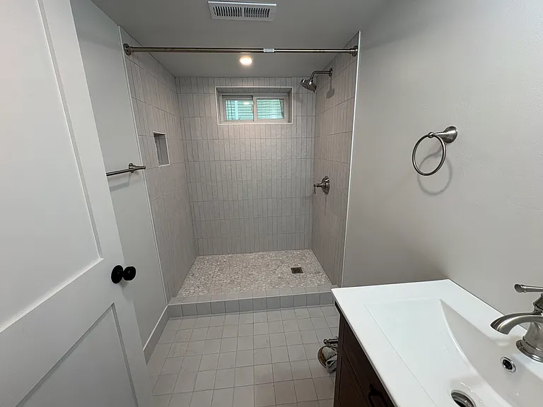 419 N Church Ave — Photo 5