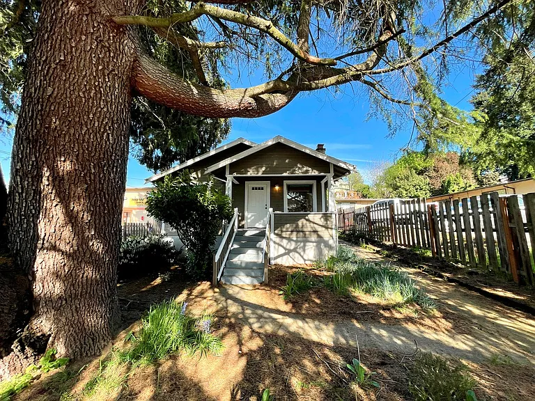 900 NE 91st Ave — Photo 18