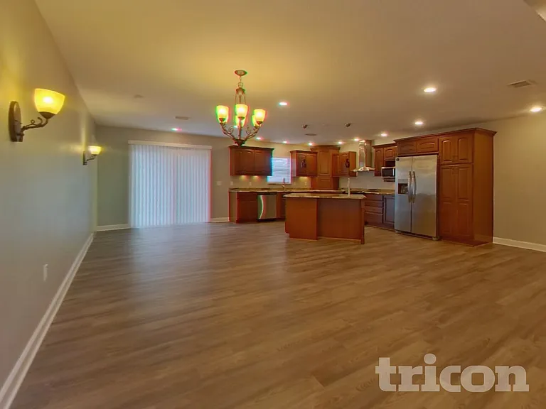 664 Channing Dr — Photo 2
