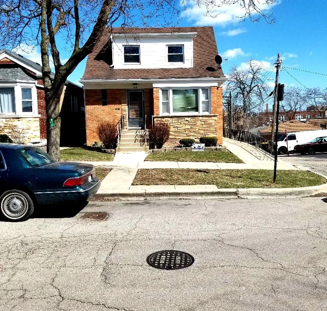 2 bed, 1.0 bath, 4217 sqft, $1,950 — Photo 1