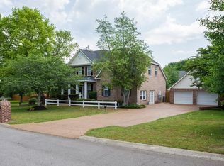 2062 Earl Pearce Cir, Mount Juliet, TN 37122
