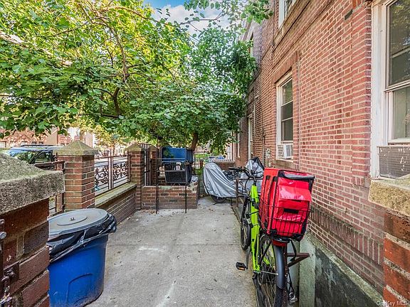 2nd image of 1445 Leland Ave