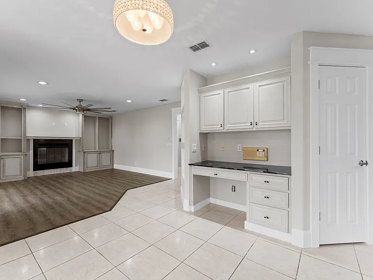 2407 Country Club Dr — Photo 20