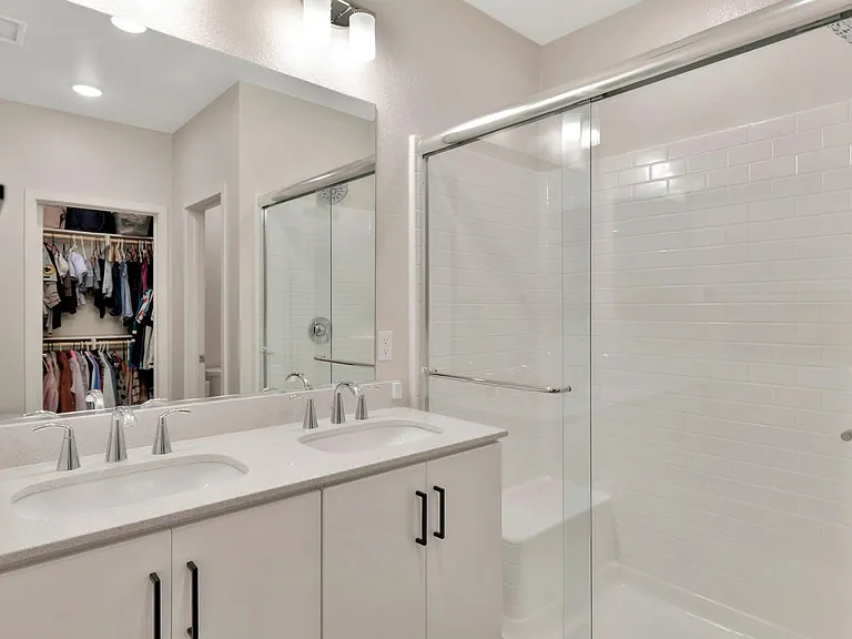 893 Blackstone Dr — Photo 16